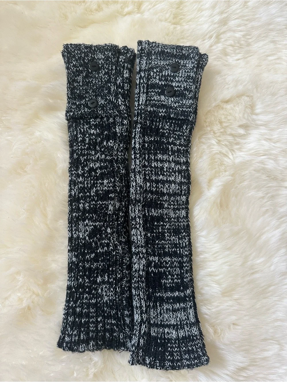 Steve Madden Marled Knit Button Cuff Leg Warmers Gray Black Cozy Winter Boho
